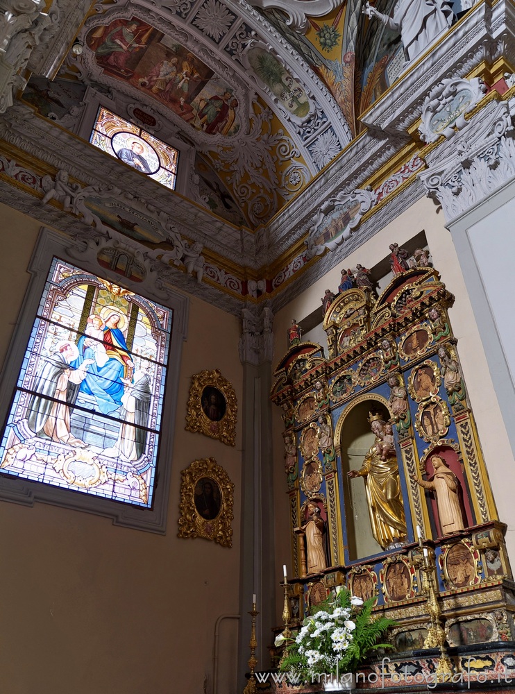 Veglio (Biella) - Ancona della Madonna del Rosario nella Chiesa parrocchiale di San Giovanni Battista